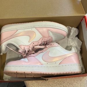 Light Nike Dunks